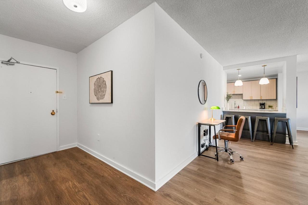 Urbandelight Crystal Mins To Dc Free Parking * Arlington