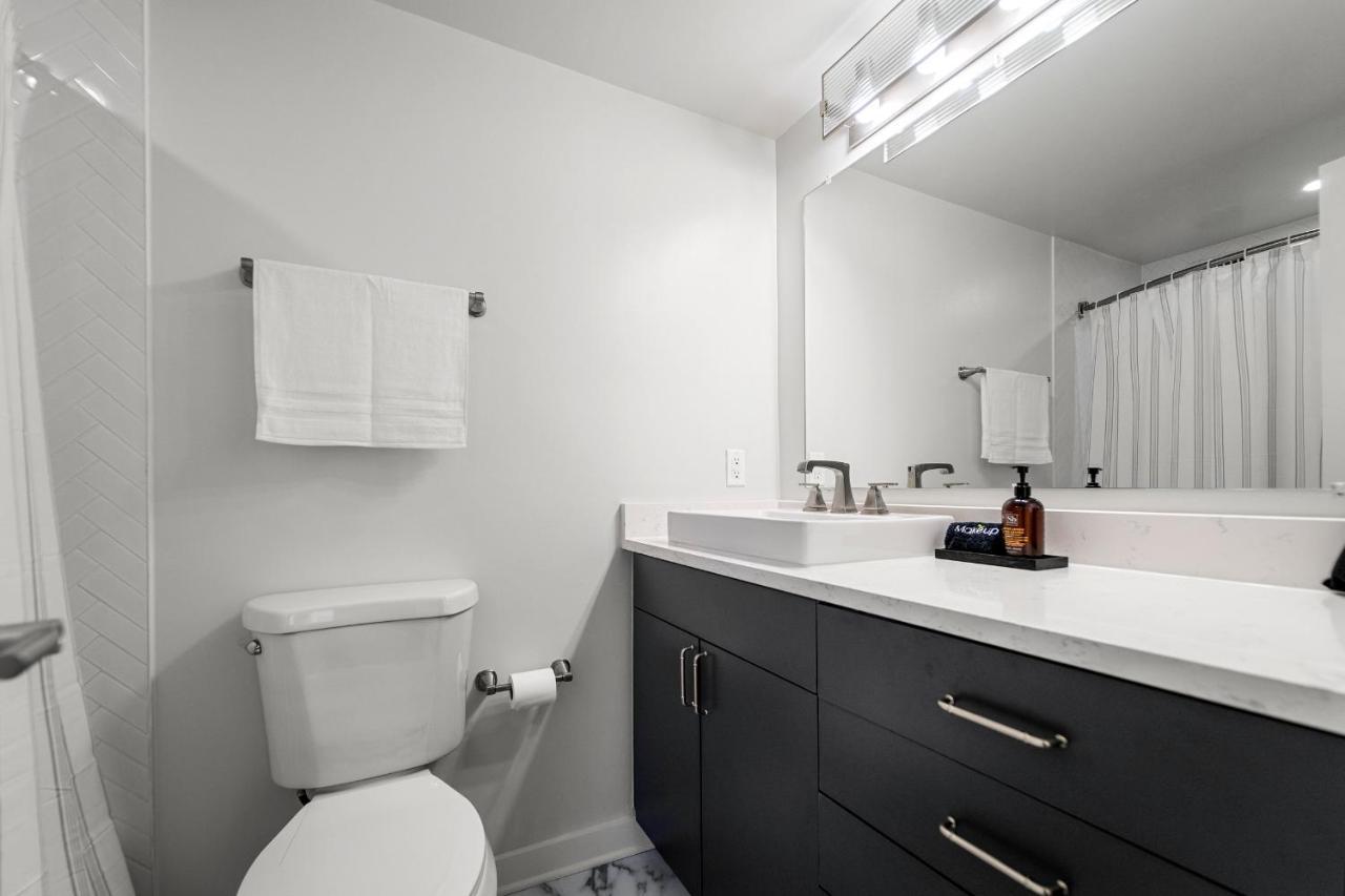 Urbandelight Crystal Mins To Dc Free Parking * Arlington